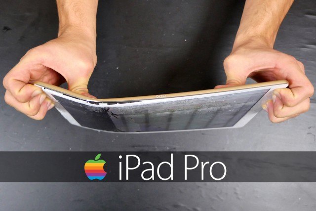 L’hanno distrutto: l’iPad Pro è resistente, ma ce l’hanno fatta