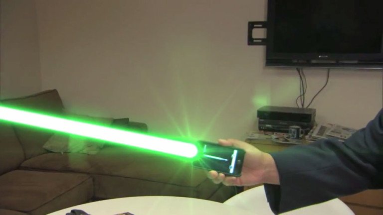 Google consente di mutare il tuo iPhone in una spada laser