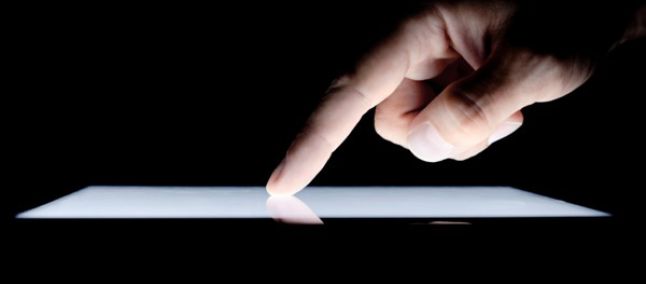 Come abbassare la luminosità dello schermo oltre il limite su iPhone e iPad