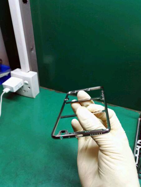 iPhone-7 huawei p9 cornice