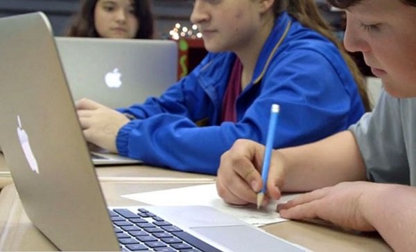 MacBook rimpiazza l’iPad nelle scuole, ecco perché