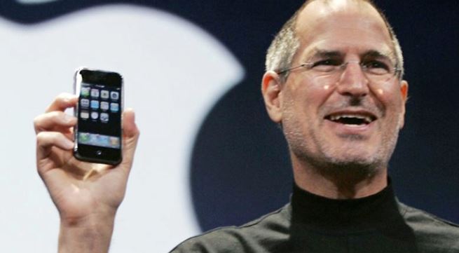 9 anni fa Apple annunciava il primo iPhone