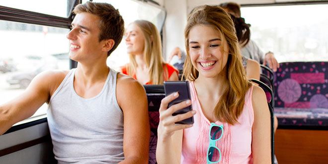 Smartphone scalzano cellulari e TV, ma il futuro è IoT