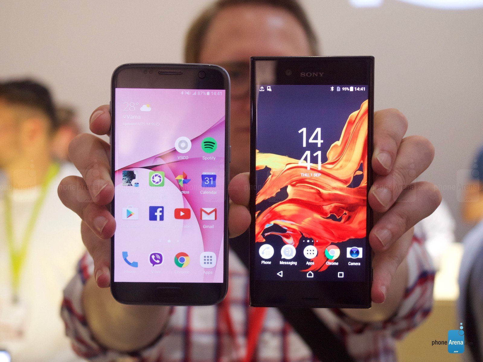 Xperia-XZ-vs-Galaxy-S7--first-look---14