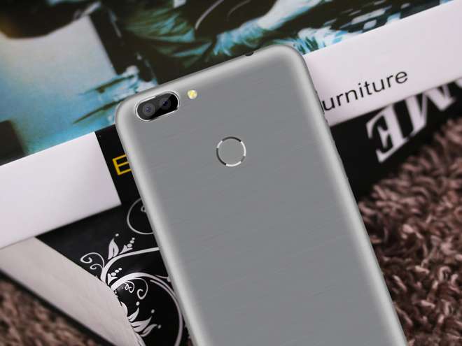 Oukitel U20 Plus, immagine leak mostra la doppia fotocamera posteriore