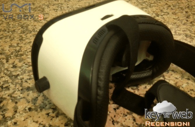 umi-vr-box-3-cuffie-e-lenti