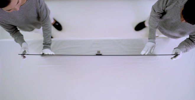 LG: ecco come si installa il TV OLED da 4mm di spessore