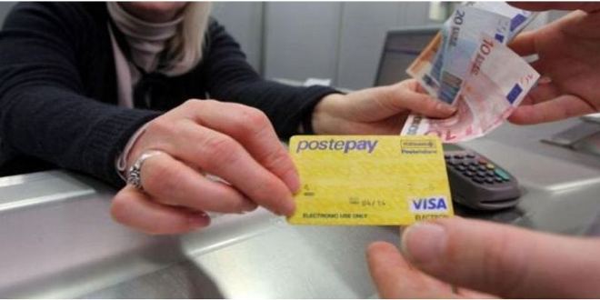 PostePay, occhio alla truffa della “carta di credito bloccata”