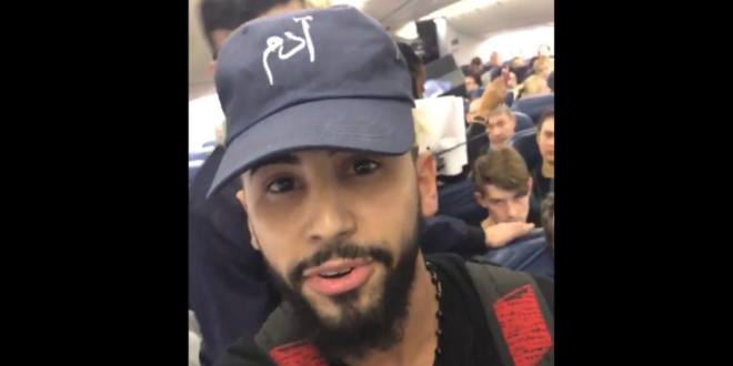 Youtuber cacciato dall’aereo perché parlava arabo