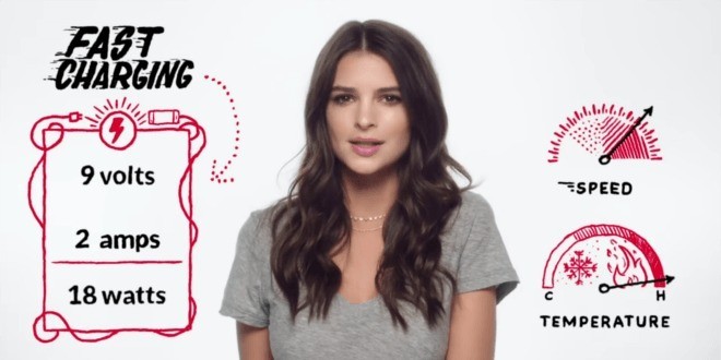 Emily Ratajkowski mostra come funziona il OnePlus Dash Charge