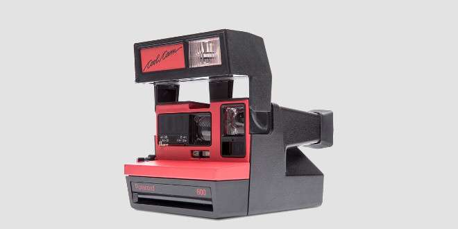 Impossible 600 Cool Cam Red: Polaroid reinventa le Instant Cam