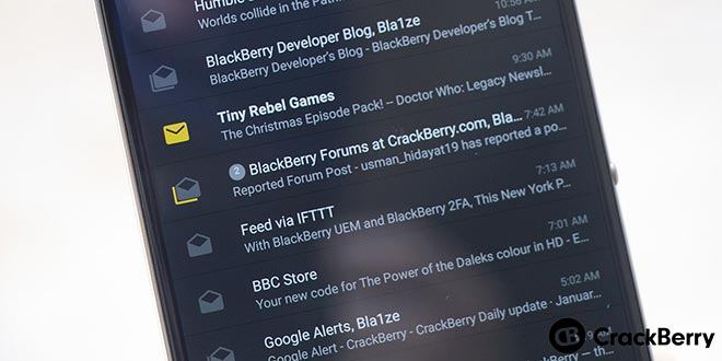BlackBerry Hub dark theme