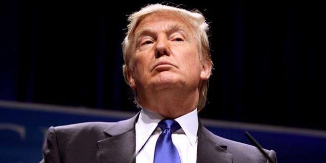 Trump cede al fascino Apple e sceglie di usare un iPhone