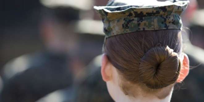 USA, scandalo nei marines: foto di soldatesse nude su Facebook