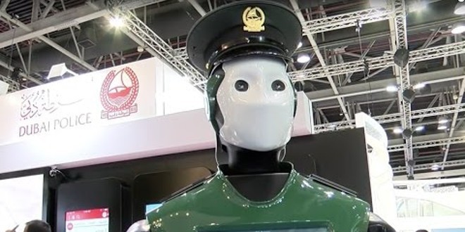 Presentato a Dubai il primo vero “Robocop”, il robot poliziotto