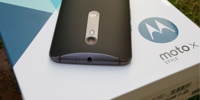 Un nuovo aggiornamento Moto X Style porta con sorpresa Android Nougat