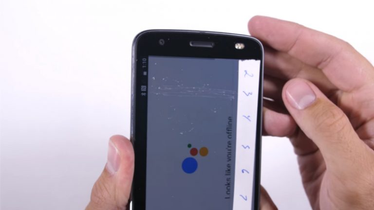 Motorola lavora ad un display che si ripara da solo, niente più paura dei graffi