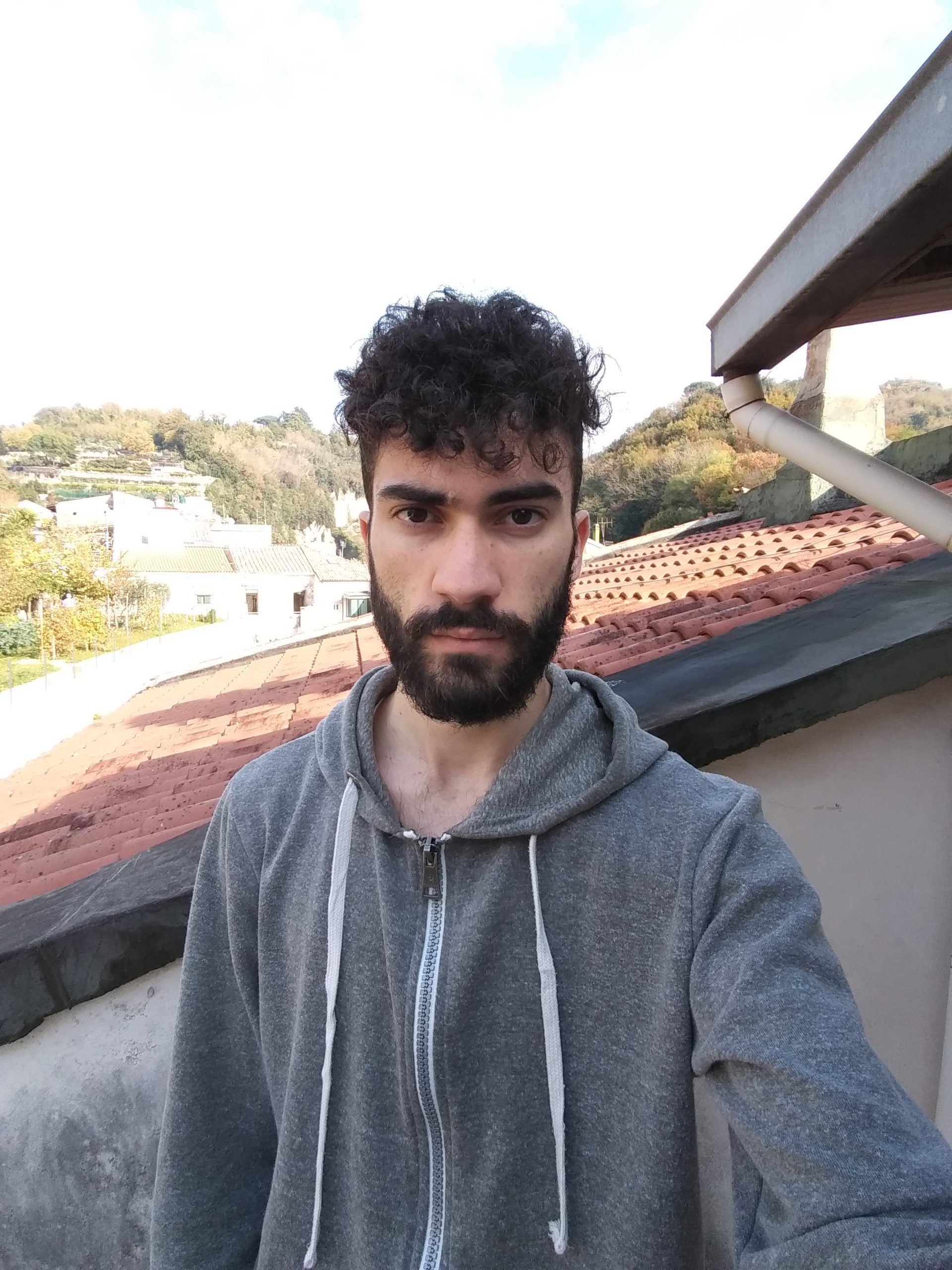 Camera frontale grandangolare