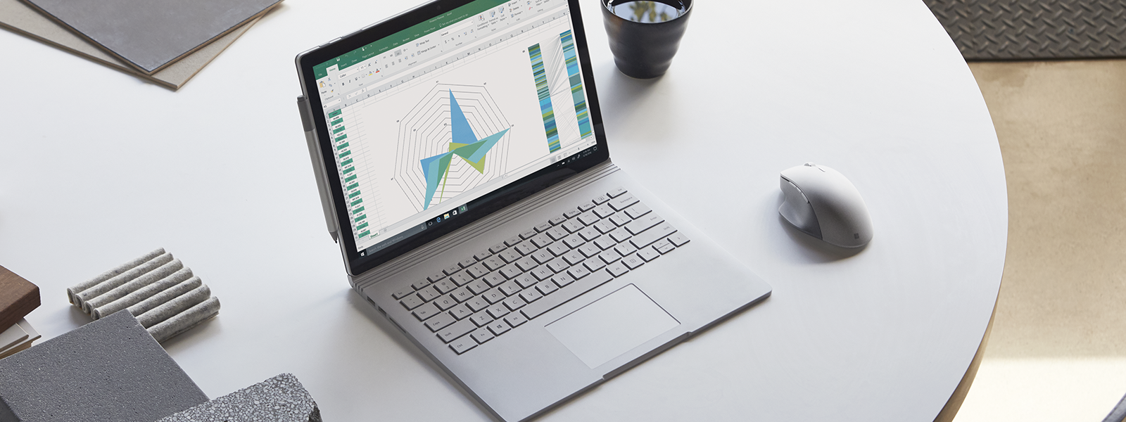 Surface Book e Surface Precision Mouse