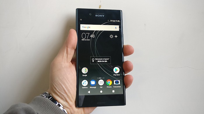 Ergonomia-00-Sony-Xperia-XZ-Premium