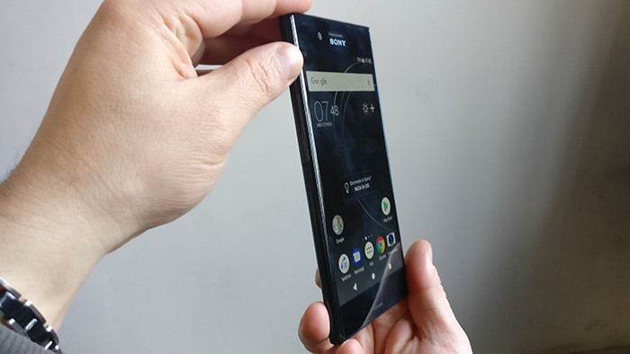 Ergonomia-01-Sony-Xperia-XZ-Premium