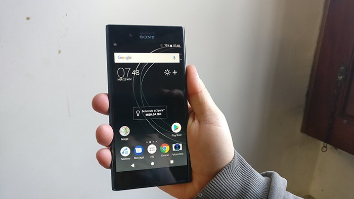 Ergonomia-05-Sony-Xperia-XZ-Premium