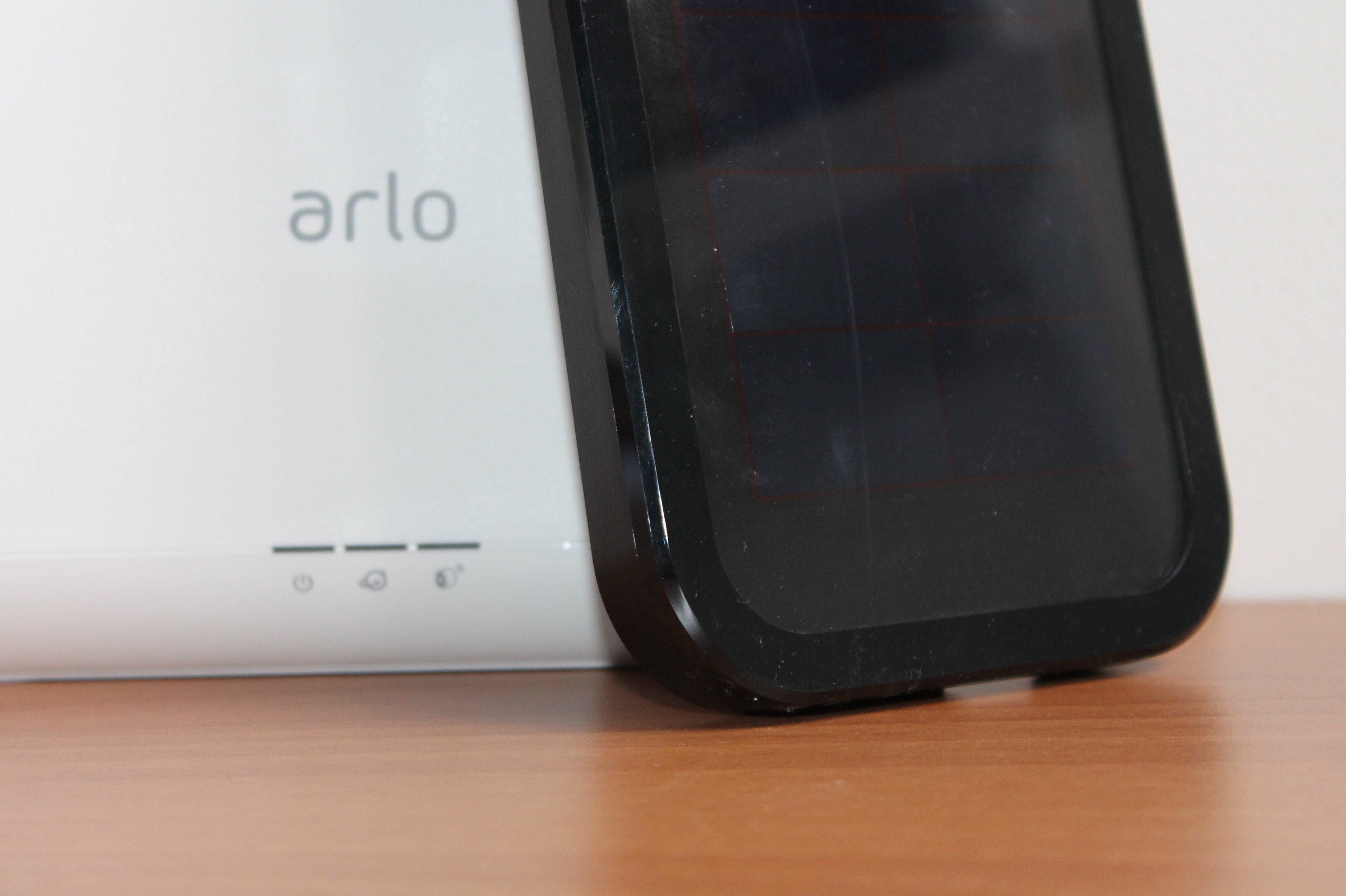 pannello solare (non incluso in confezione)