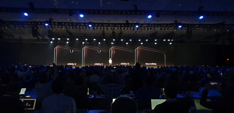 I display Samsung Infinity saranno “infiniti” in diversi modi