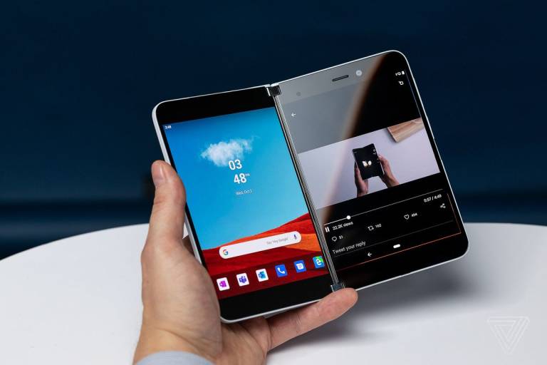 Surface Duo: Microsoft al lavoro per implementare Android 11
