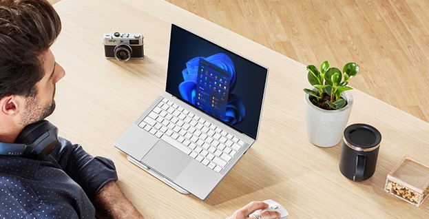 Ufficiali i nuovi Razer Book e Razer Blade 15 Advanced con Windows 11